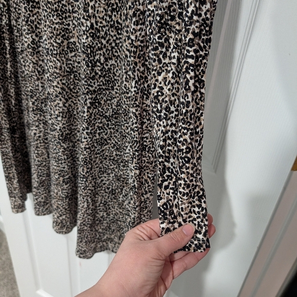 Old Navy Leopard Print Jersey-Knit Long Sleeve Swing Dress in Size XL - Picture 8 of 10